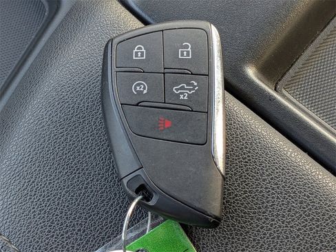 Used 2025 Chevrolet Silverado 1500 LT image 34