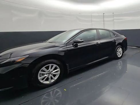 Used 2026 Toyota Camry LE w/ Convenience Package AWD/4WD image 3
