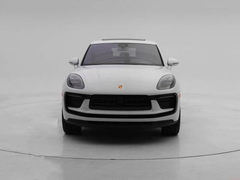 Used 2024 Porsche Macan image 8