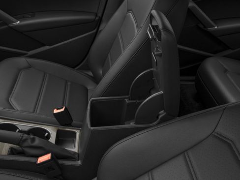 Used 2018 Volkswagen Passat GT image 48