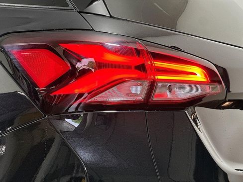 Used 2022 Chevrolet Equinox RS FWD image 25