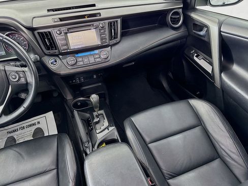 Used 2016 Toyota RAV4 SE image 29
