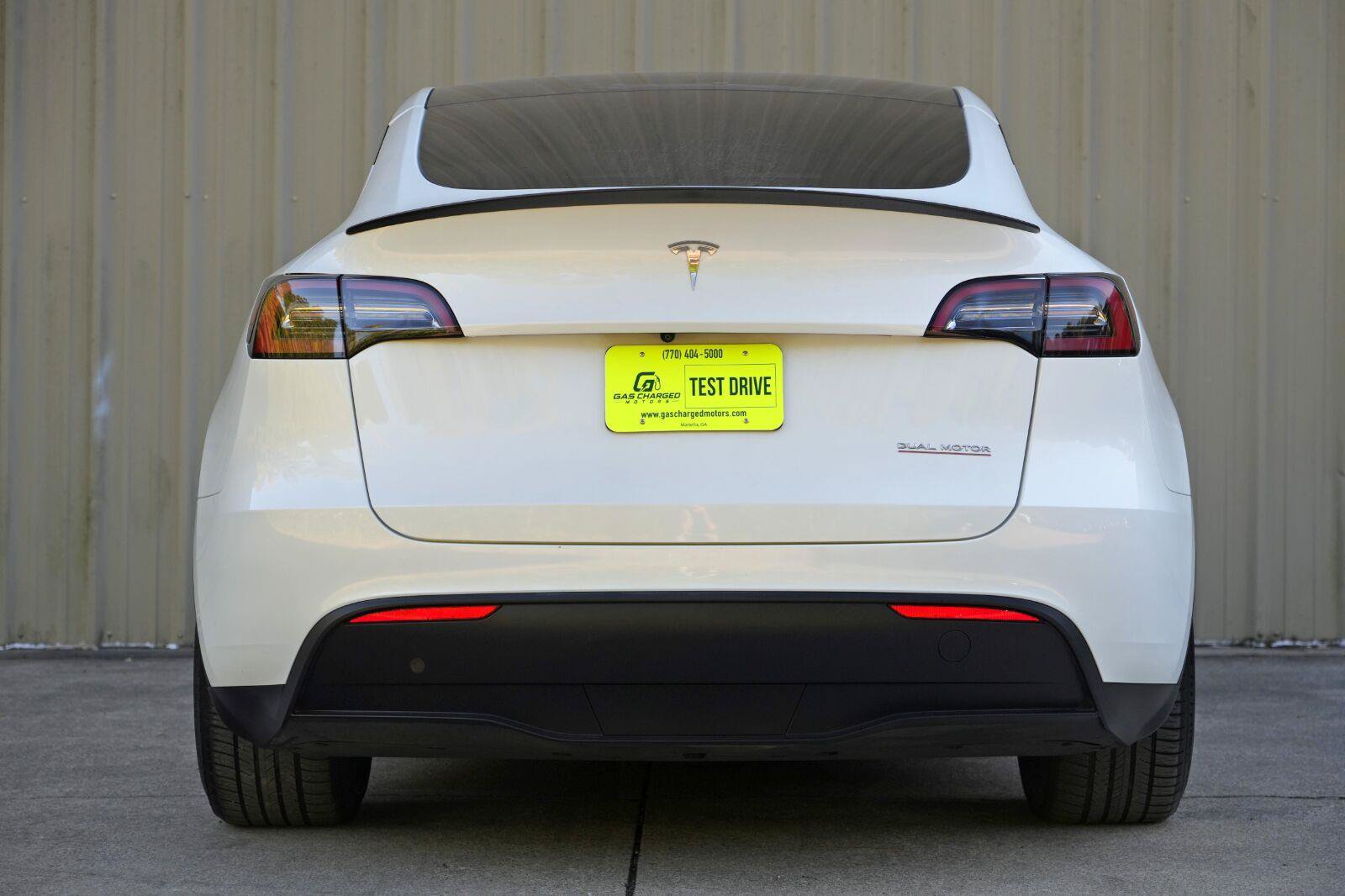 Used 2023 Tesla Model Y Performance AWD/4WD image 11