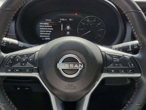 Used 2022 Nissan Kicks SR w/ Interior Electronics Package FWD image 11