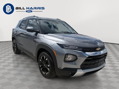 Used 2021 Chevrolet TrailBlazer LT w/ Convenience Package FWD image 3