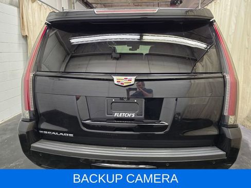 Used 2020 Cadillac Escalade Premium Luxury AWD/4WD image 8