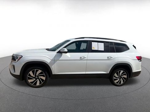 Used 2026 Volkswagen Atlas SE FWD image 8