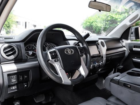 Used 2016 Toyota Tundra SR5 image 3