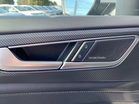 New 2026 Volkswagen Atlas Cross Sport SEL Premium R-Line image 25