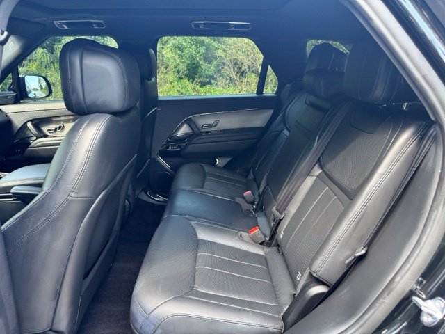 Used 2025 Land Rover Range Rover Sport SE AWD/4WD image 13