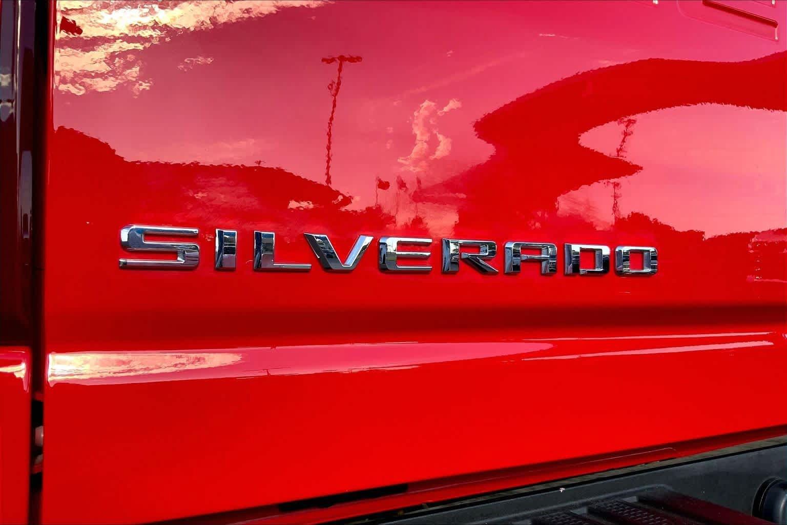 Certified 2024 Chevrolet Silverado 2500 Custom w/ Custom Value Package AWD/4WD image 30