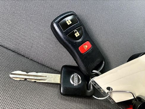 Used 2012 Nissan Xterra X AWD/4WD image 14