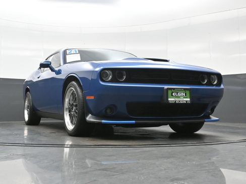 Used 2021 Dodge Challenger GT w/ Blacktop Package AWD/4WD image 33