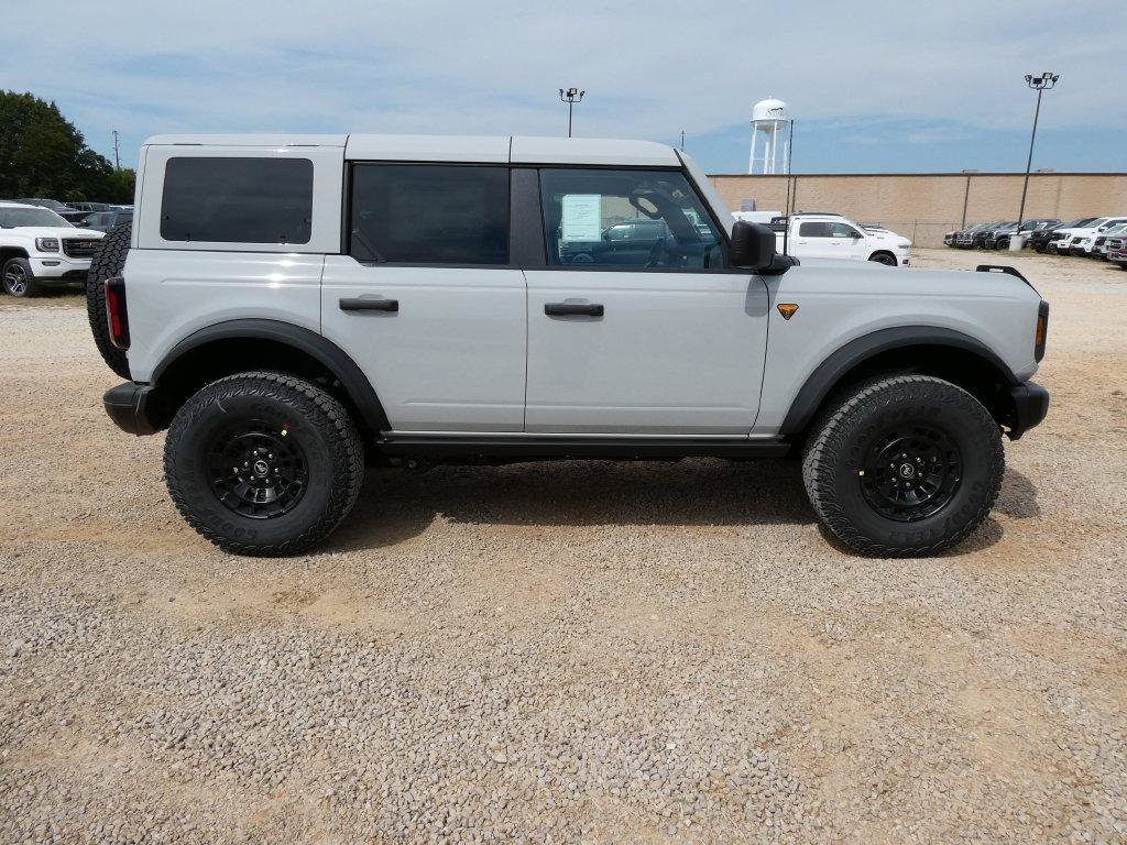 New 2026 Ford Bronco Badlands w/ Sasquatch Package AWD/4WD image 4