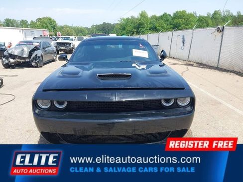 Used 2016 Dodge Challenger SRT Hellcat image 25