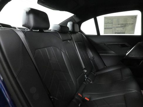 Used 2026 BMW 530i xDrive w/ Premium Package image 37