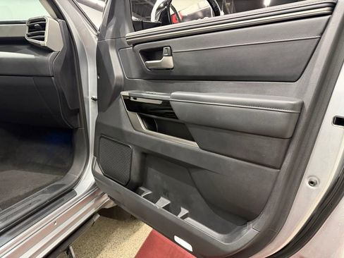 Used 2024 Toyota Tundra Limited image 33