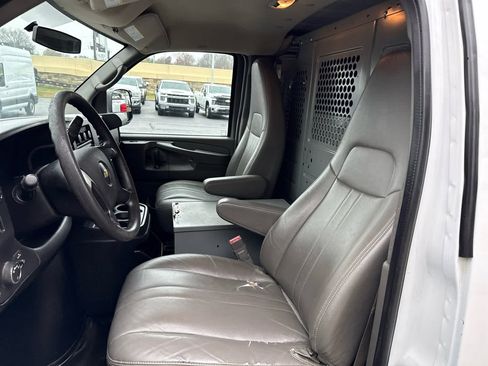 Used 2015 Chevrolet Express 2500 Extended image 13