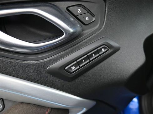 Used 2018 Chevrolet Camaro ZL1 image 21