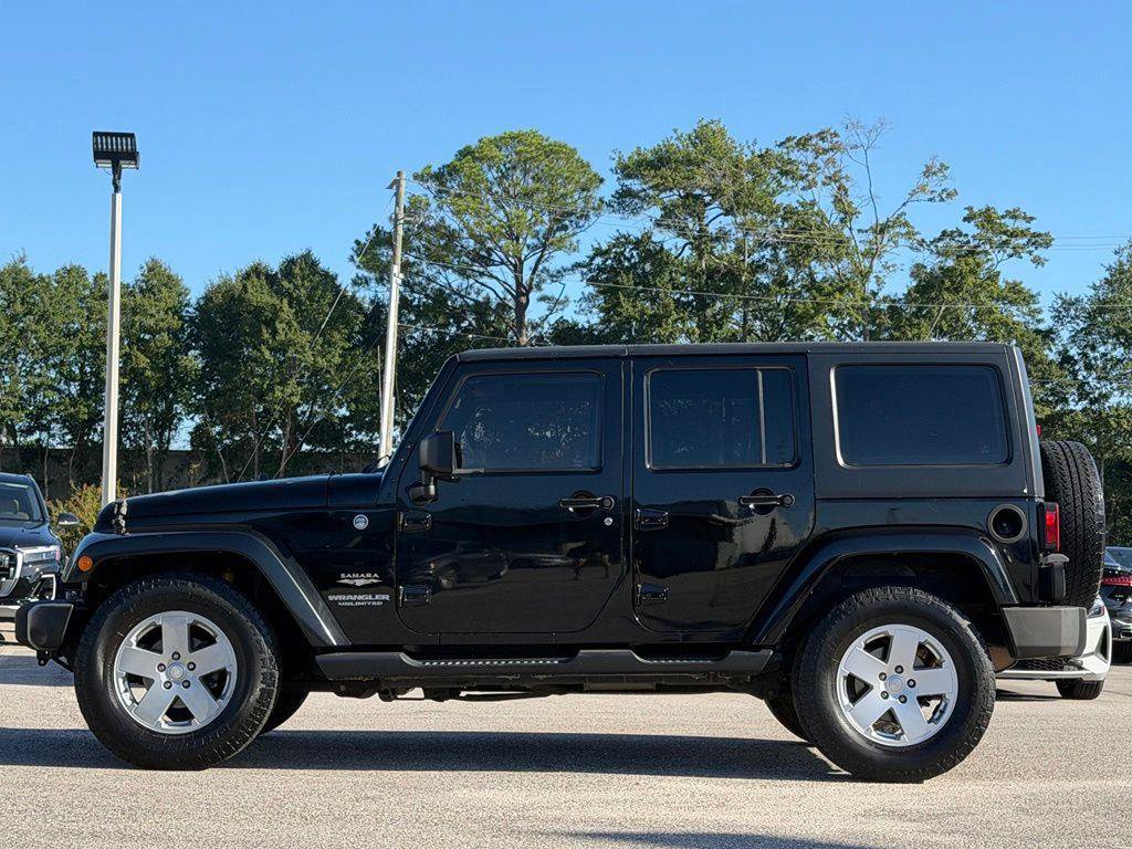 Used 2012 Jeep Wrangler Unlimited Sahara AWD/4WD image 6