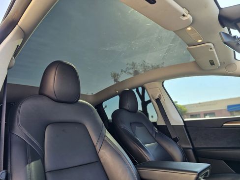 Used 2023 Tesla Model Y AWD image 15