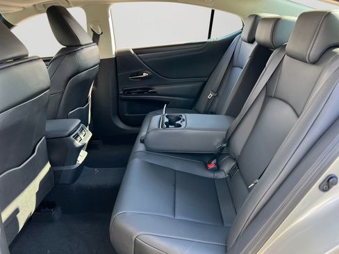 New 2025 Lexus ES 350 w/ Premium Package image 8