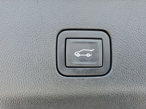 Used 2023 GMC Yukon Denali Ultimate image 22