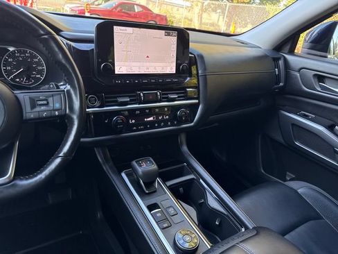 Used 2023 Nissan Pathfinder SL w/ Lighting Package (N92) AWD/4WD image 22
