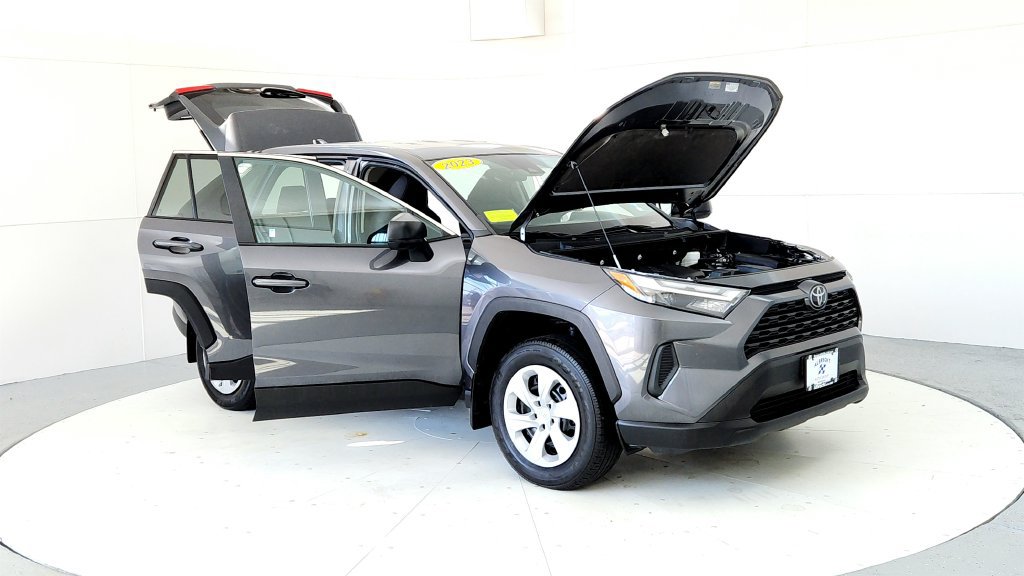 Used 2023 Toyota RAV4 LE AWD/4WD image 12