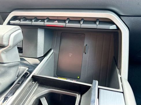 Used 2025 Toyota Sequoia Platinum AWD/4WD image 33