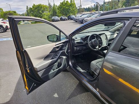 Used 2024 Subaru Crosstrek 2.0i Premium AWD/4WD image 17