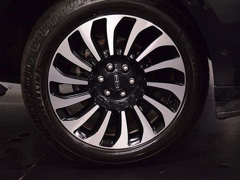 Used 2023 Lincoln Navigator L Black Label image 10