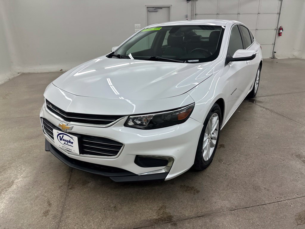 Used 2018 Chevrolet Malibu LT w/ Leather Package FWD image 5