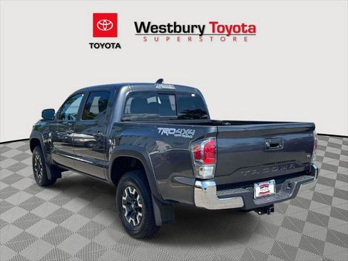 Certified 2023 Toyota Tacoma TRD Off-Road AWD/4WD image 10
