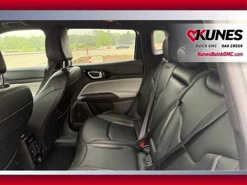 Used 2025 Jeep Compass Limited AWD/4WD image 5