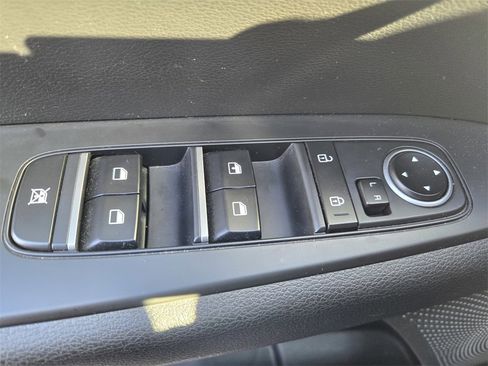 Used 2023 Kia Forte LXS image 23