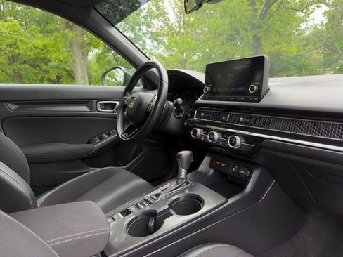 Used 2023 Honda Civic Sport image 31