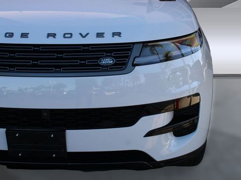 Used 2024 Land Rover Range Rover Sport SE image 11