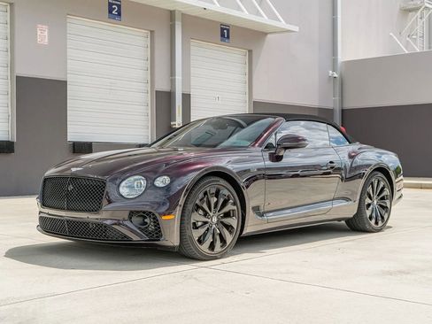 Used 2024 Bentley Continental GT V8 image 1