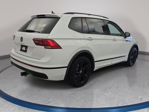 Certified 2024 Volkswagen Tiguan SE R-Line FWD image 5