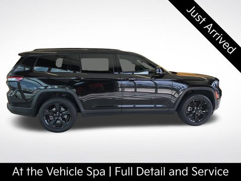 Used 2023 Jeep Grand Cherokee L Laredo RWD image 9