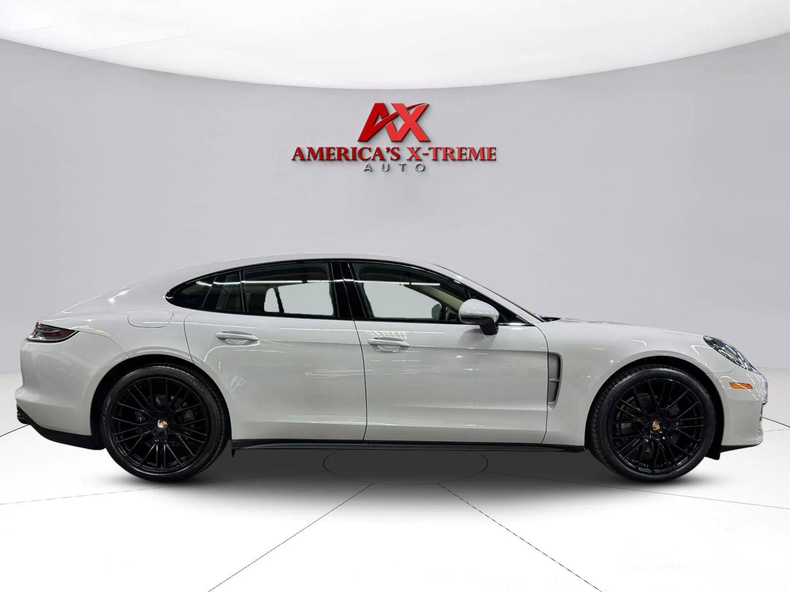 Used 2023 Porsche Panamera 4 Platinum Edition AWD/4WD image 7