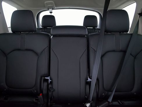 Used 2023 Honda Pilot EX-L image 16