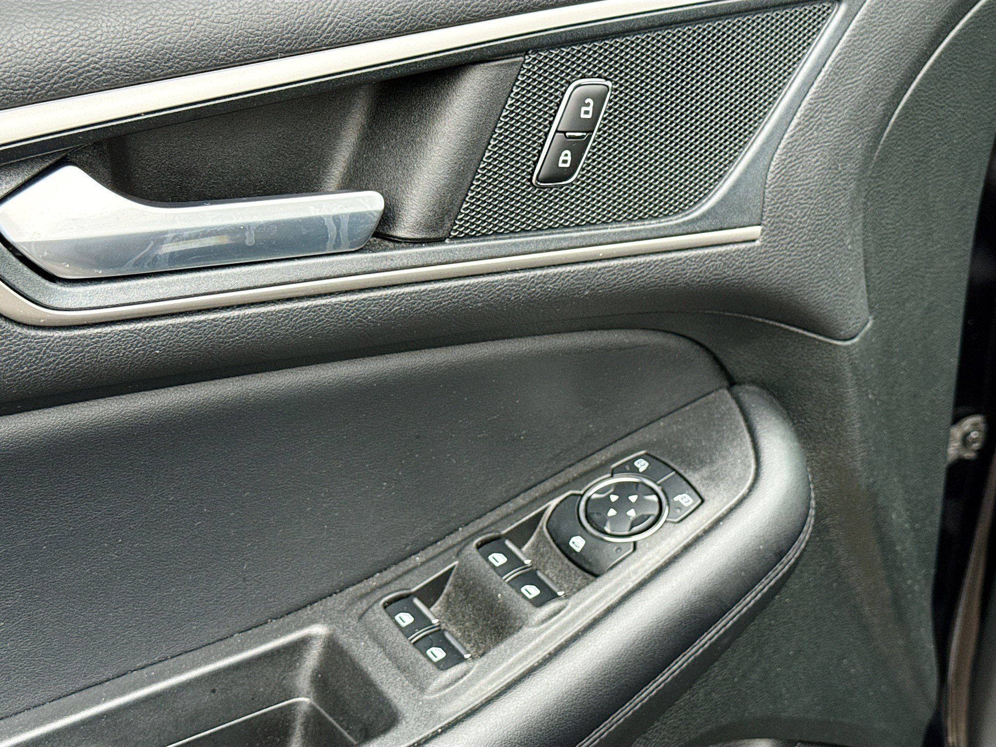 Used 2023 Ford Edge SEL w/ Convenience Package AWD/4WD image 8