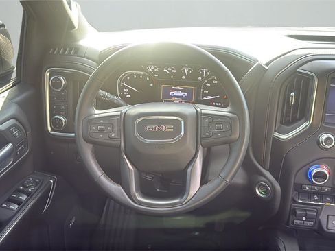 Used 2022 GMC Sierra 1500 AT4 w/ AT4 Preferred Package image 11