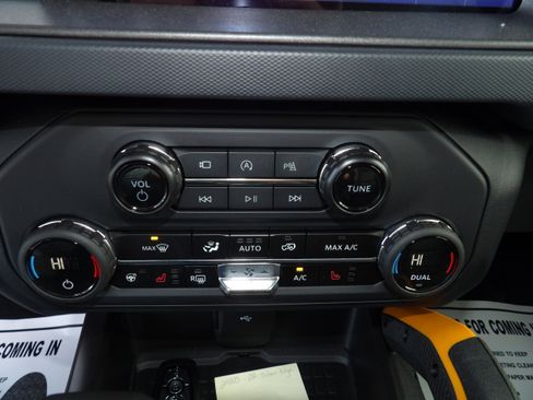 New 2024 Ford Bronco Badlands AWD/4WD image 24