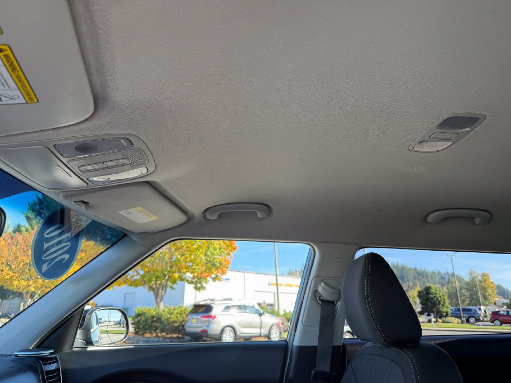 Used 2016 Kia Soul FWD image 16