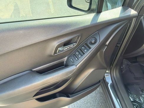 Used 2018 Chevrolet Trax LT FWD image 7