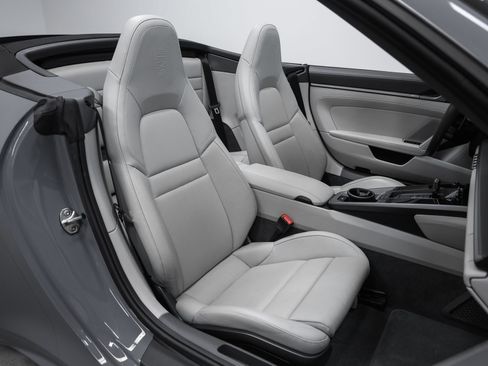 Certified 2024 Porsche 911 Carrera 4S AWD/4WD image 30