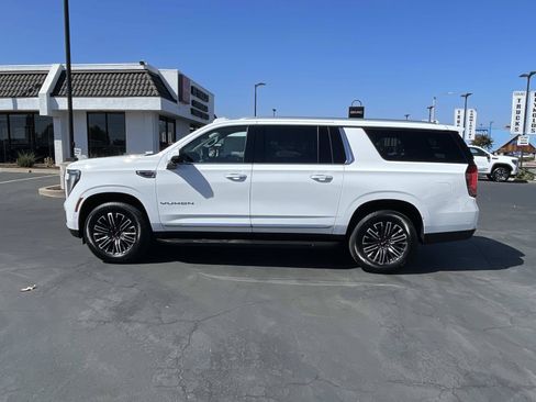 New 2026 GMC Yukon XL Elevation AWD/4WD image 8